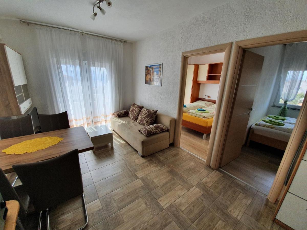 Apartmani Bozic-Tokic Krk Town Exterior photo