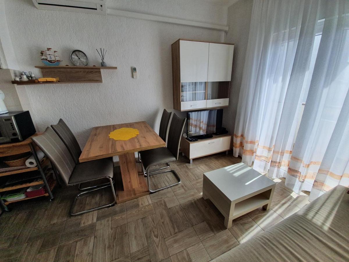 Apartmani Bozic-Tokic Krk Town Exterior photo