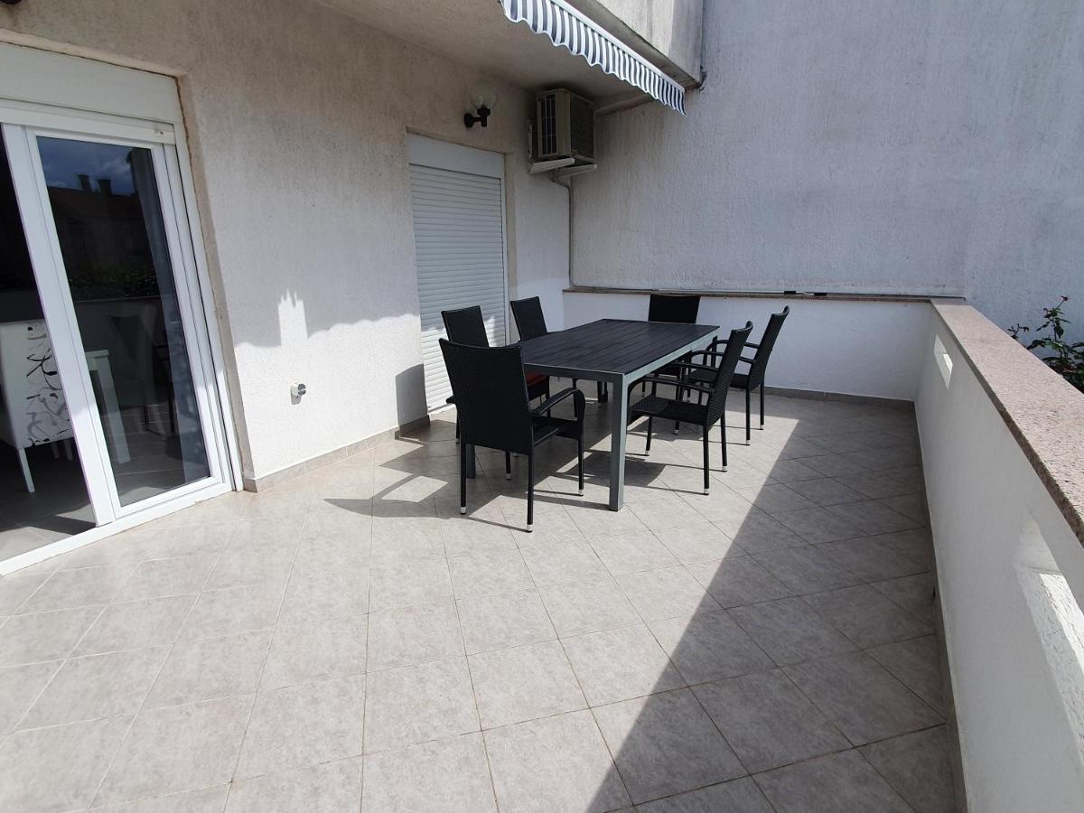Apartmani Bozic-Tokic Krk Town Exterior photo